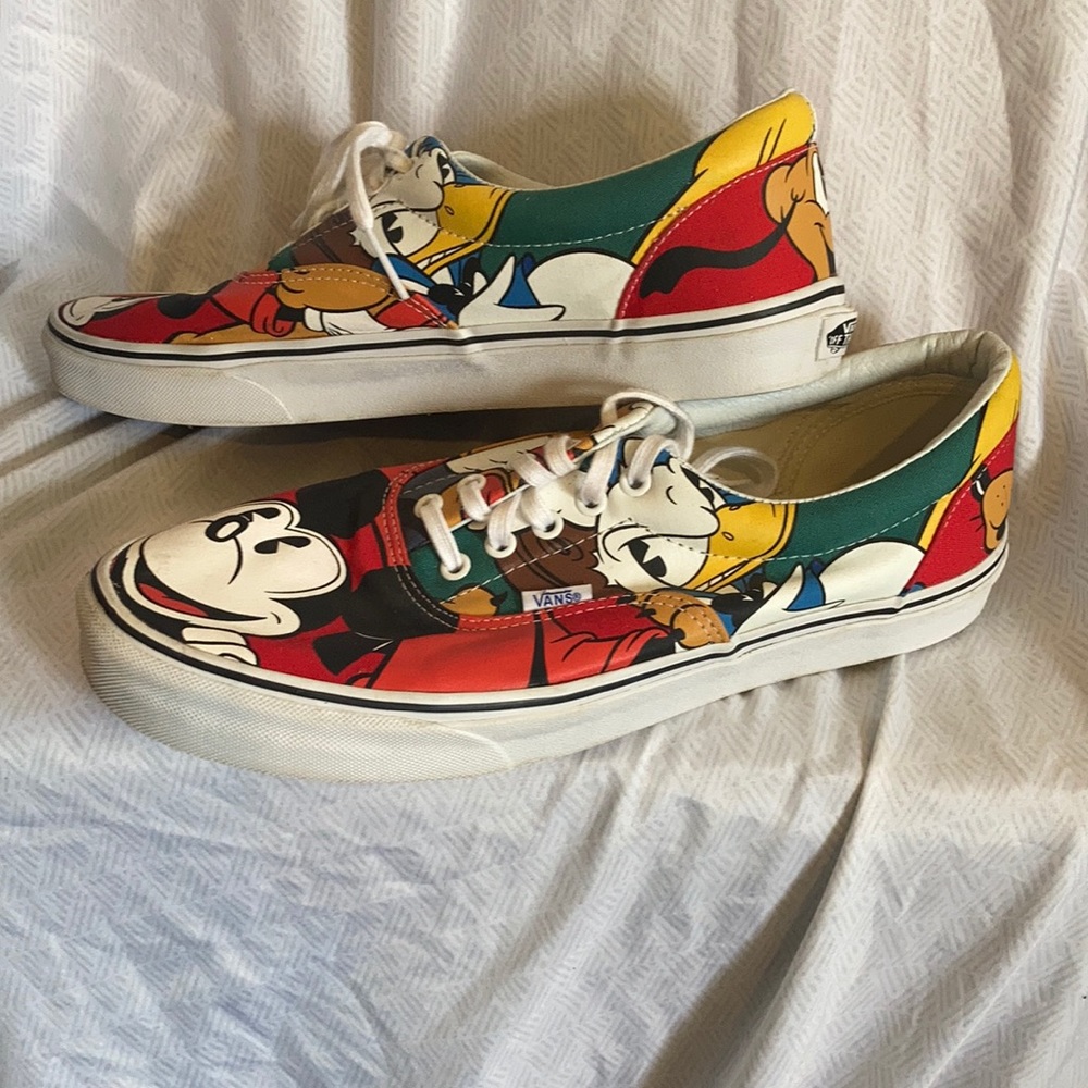 Vans Men’s Disney Mickey & Friends Shoes